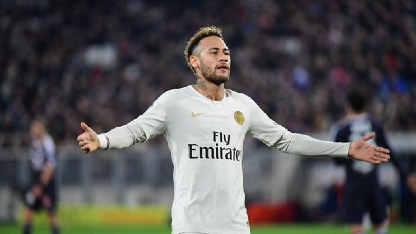 Neymar risque « au moins deux matchs de suspension » en Ligue des Champions, indique Le Parisien