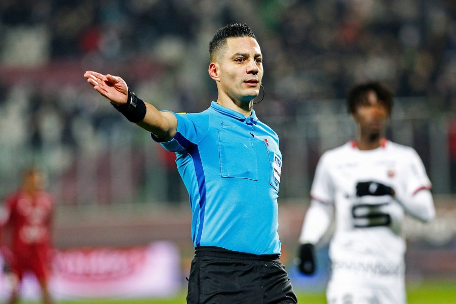 PSG/Dijon - Les statistiques de l'arbitre : peu de jaunes et de penaltys mais beaucoup de rouges