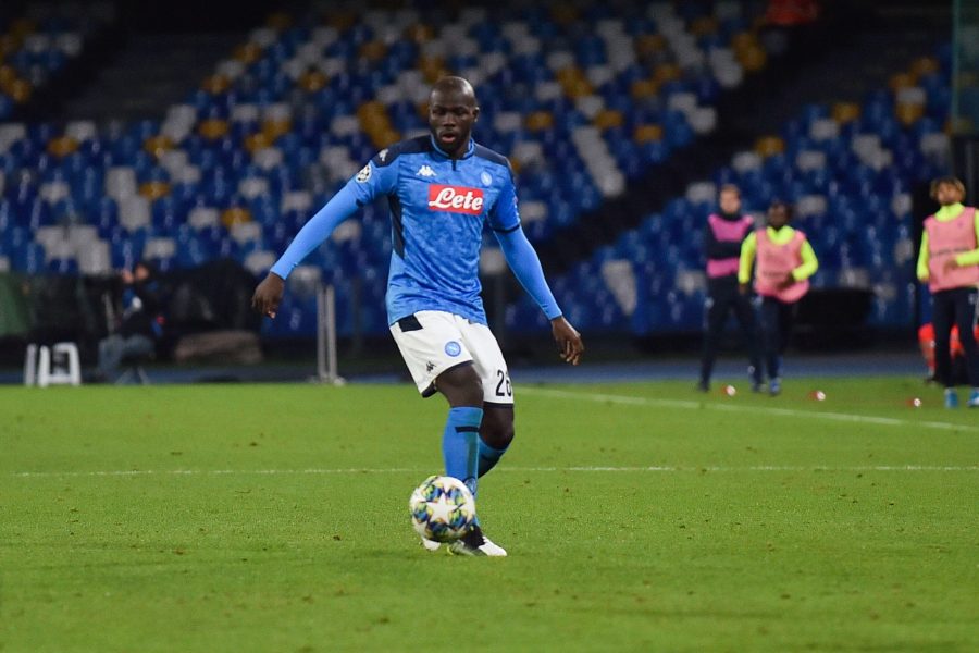 Mercato - Le PSG a discuté avec Koulibaly, Naples demande 100 millions d'euros d'après Schira
