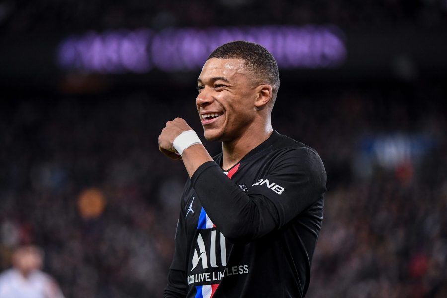 Mercato - Le PSG a indiqué à Mbappé qu'il ne sera pas vendu cet été et veut le prolonger, annonce Marca