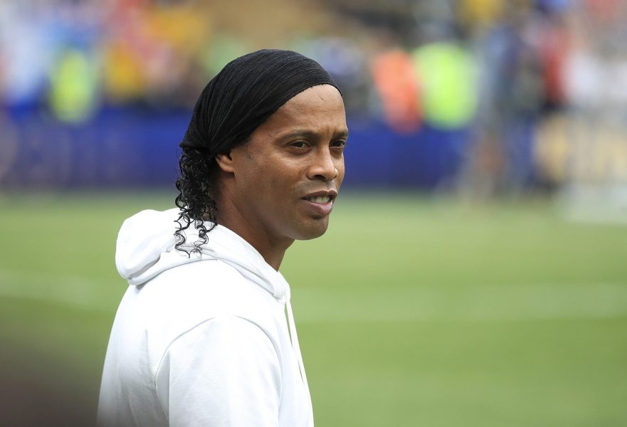 Anciens - Ronaldinho mêlé à une enquête sur du blanchiment d'argent