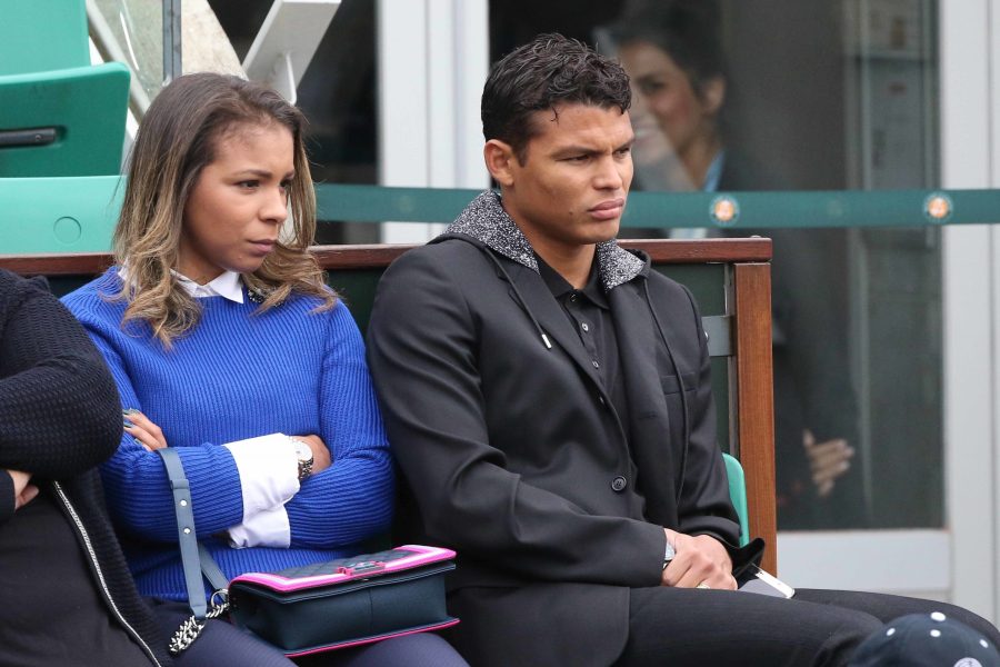 La femme de Thiago Silva milite pour la baisse des salaires des joueurs