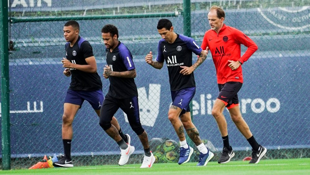 Les images du PSG ce samedi: Entraînement et amour de Paris