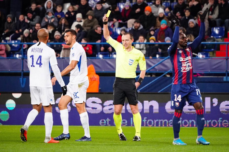 PSG/OM - Buquet arbitre du Trophée des Champions, beaucoup de jaunes mais peu de rouges