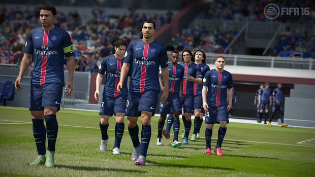 FIFA 16 - Pierre Ménes juge Zlatan et Lucas « in-game »