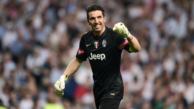 Buffon "Le PSG domine vraiment le championnat, pas pour les mêmes raisons que la Juventus "