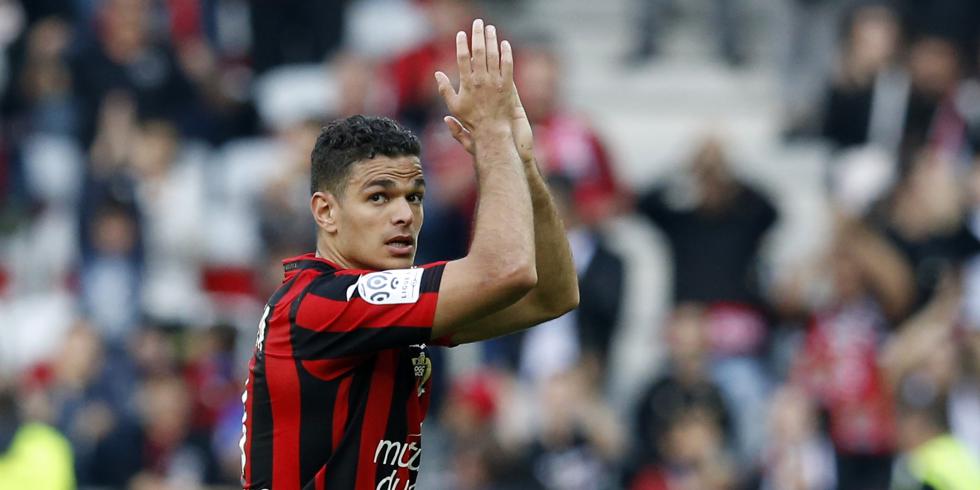 Ben Arfa contribue joliment à des enchères organisées par l'OGC Nice pour la "Promenade des Anges"