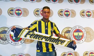 Anciens – Van der Wiel a réussi son son premier match avec Fenerbahçe, avec une passe décisive