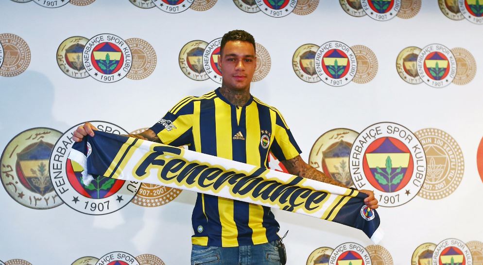 Anciens – Van der Wiel a réussi son son premier match avec Fenerbahçe, avec une passe décisive