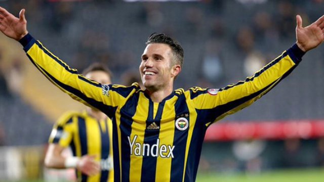 Mercato - Van Persie n'est pas visé par le PSG, d'après Le Parisien