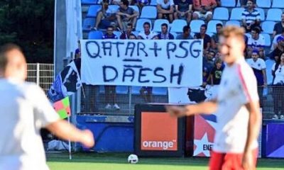 BastiaPSG - Une banderole bastiaise associe le Qatar, le PSG et Daesh