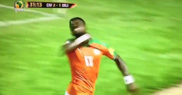 Internationaux - Serge Aurier se fait remarquer avec une étrange célébration