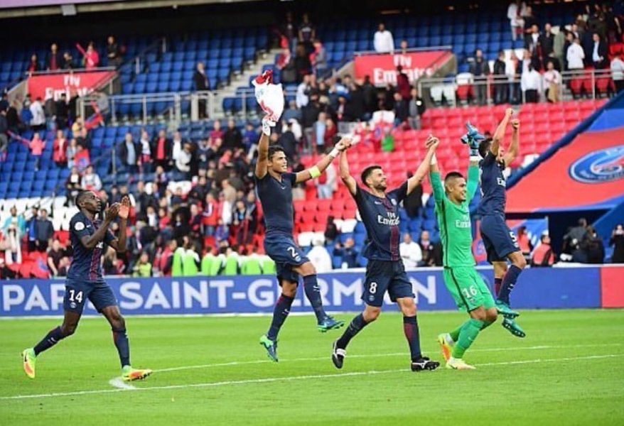 Les images partagées par les joueurs du PSG ce samedi belle victoire!.jpg