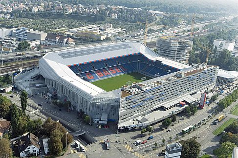 LDC - Salomon A Bâle, le stade a été pensé dans un centre commercial