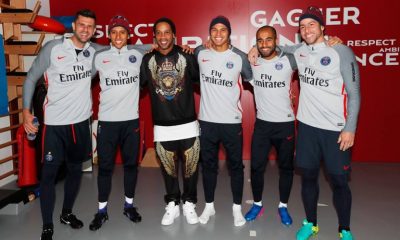 Les images partagées par les joueurs du PSG rencontre avec Ronaldinho!