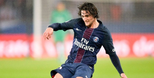 La mère et agent d'Adrien Rabiot souhaite "temporiser", selon Téléfoot