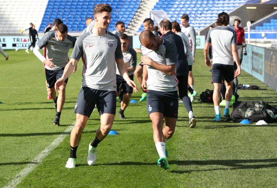 Les images partagées par les joueurs du PSG ce vendredi préparation avec sourires !.jpg