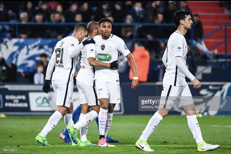 Les images partagées par les joueurs du PSG ce jeudi qualif, chant et crack !.jpg