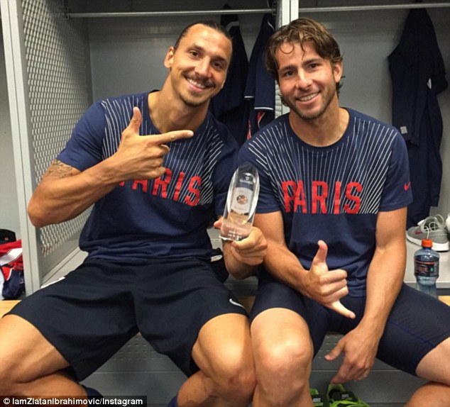 Anciens - Zlatan Ibrahimovic rend un bel hommage à Scherrer Maxwell