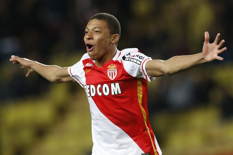 Mercato - Le PSG ferait hésiter Mbappé et proposerait 135 millions d'euros à Monaco, selon Goal