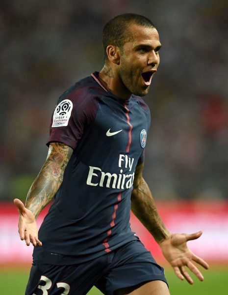 Dani Alves "Je n'aurais pas pu rêver d'un meilleur début en match officiel"