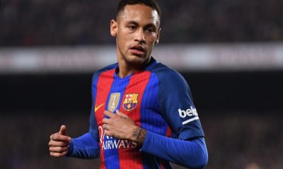 Des joueurs du PSG parlent avec Neymar et savent qu'il arrive, selon un journaliste à Barcelone