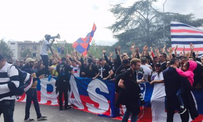 Le Collectif Ultras Paris a très bien accueilli Daniel Alves les images !.jpg