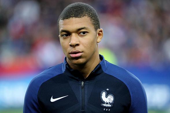 Le transfert de Mbappé au PSG a de quoi interpeller, mais il est tout à fait légal, écrit Le Parisien