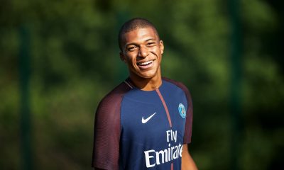 Mbappé "un rêve de pouvoir porter le maillot rouge et bleu...j'ai été séduit par le projet"