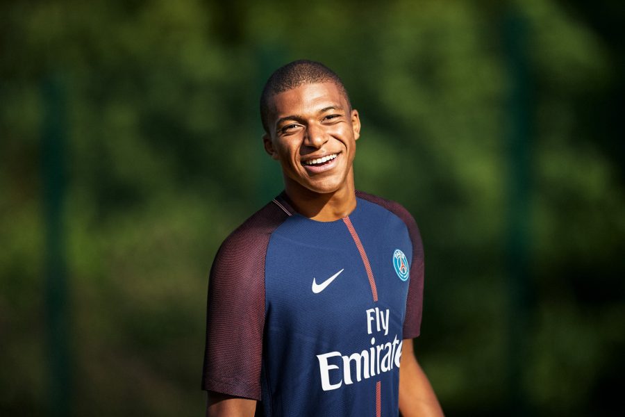 Mbappé "un rêve de pouvoir porter le maillot rouge et bleu...j'ai été séduit par le projet"