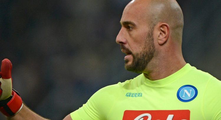 Mercato - Pepe Reina a fait un tour d'honneur après son match avec Naples