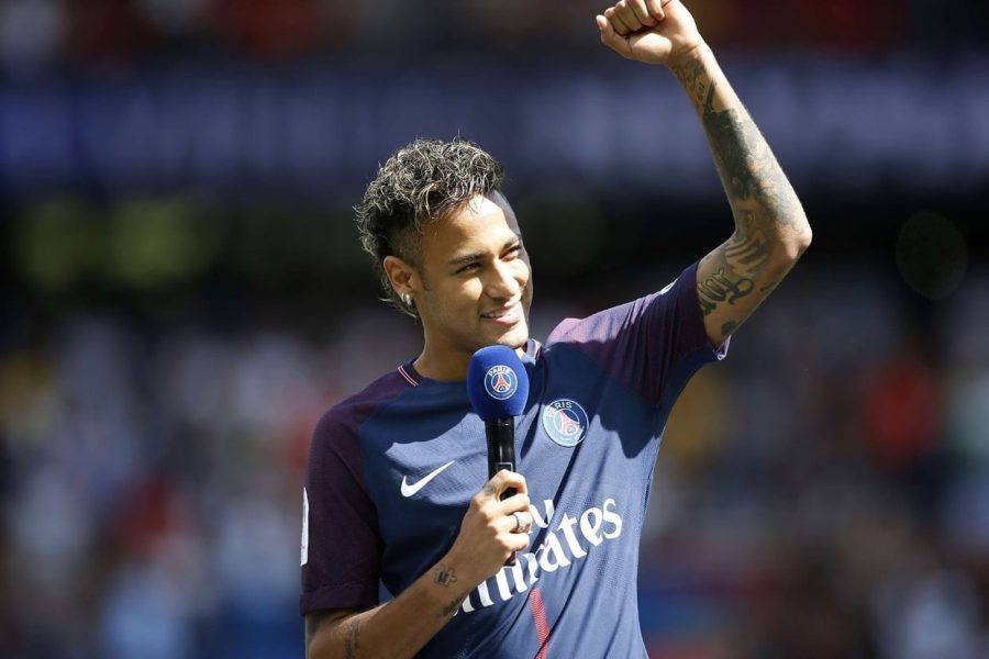 Neymar compte porter plainte auprès du Barça pour obtenir sa prime, selon Sky Sports