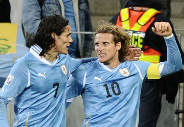 Diego Forlan Dani Alves ne doit pas intervenir...J’espère que les autres seront avec Cavani