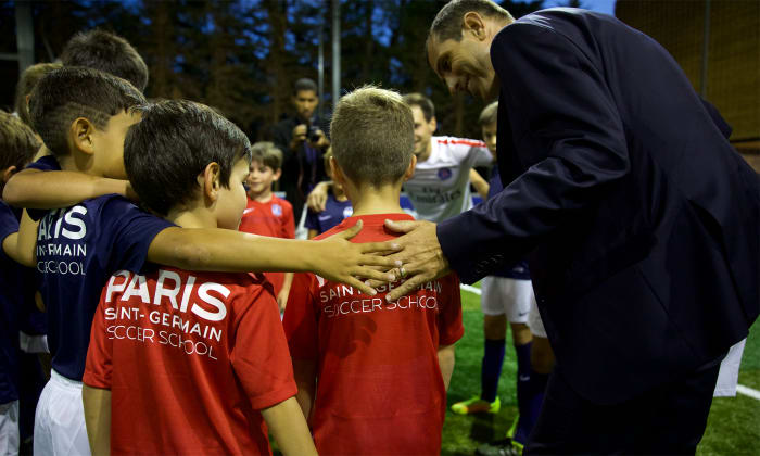 Le PSG inaugure son Academy à Lisbonne, Pauleta est très heureux.jpg