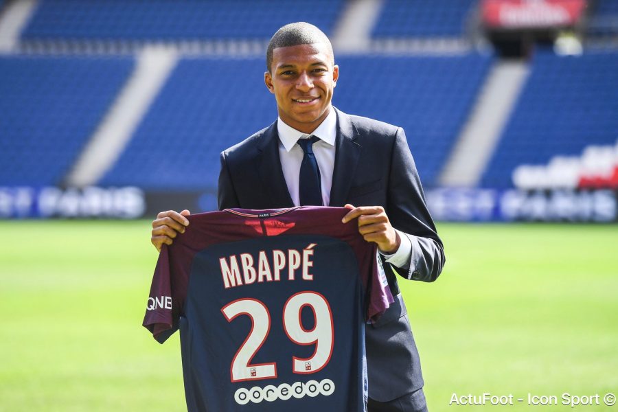 Les images du bizutage de Kylian Mbappé, une superbe ambiance !