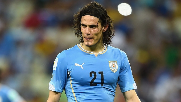 Edinson Cavani interrompt son entraînement avec l'Uruguay à cause d'un problème au genou !