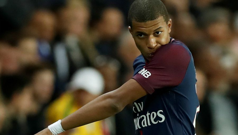 Kylian Mbappé Tous mes gestes sont épiés...nous ne sommes pas des machines