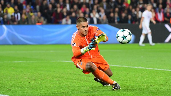 Areola Cavani, c'est un exemple....On sait que pour nos supporters c'est important de gagner avec du beau jeu