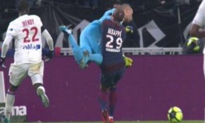 OLPSG - Aulas indique qu'Anthony Lopes était en danger dans le choc avec Mbappé