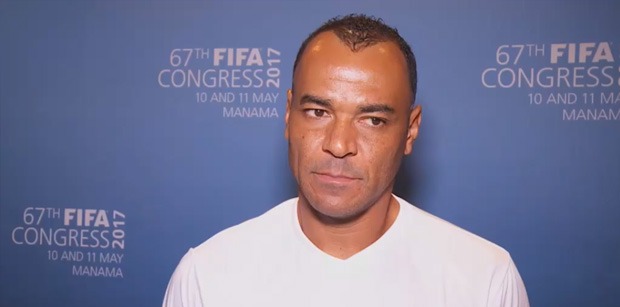 Cafu évoque Neymar