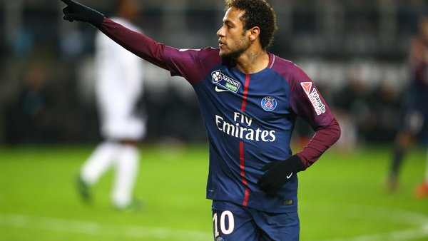 Neymar montre la glace sur ses chevilles après la victoire à Toulouse avec un message de détermination