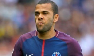 Dani Alves répond à 2 polémiques sur les réseaux sociaux