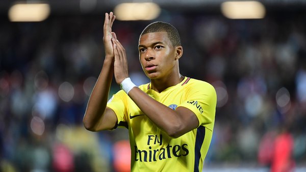 Kylian Mbappé J'aimerais à l'avenir avoir une position fixe...que j'y reste pour être le plus performant possible