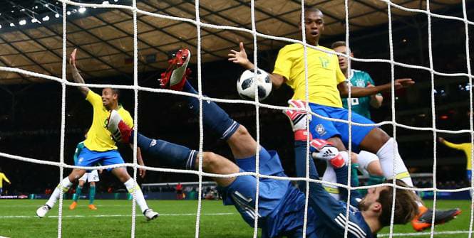 Le Brésil s'impose contre l'Allemagne, Dani Alves et Thiago Silva intéressants, Draxler et Trapp décevants