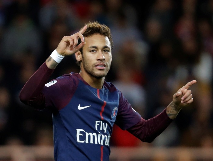 CaenPSG - Neymar célèbre la qualification des Parisiens