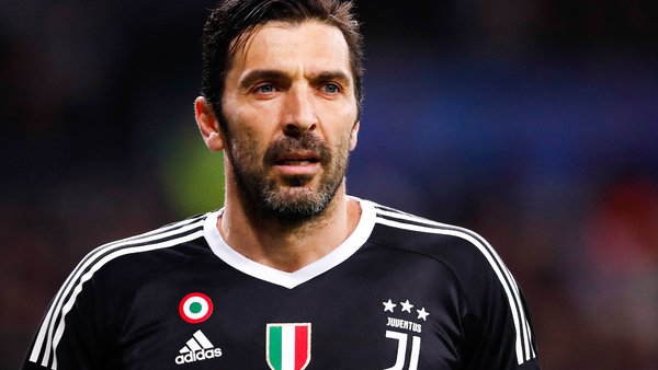 Mercato - Buffon J'ai vraiment besoin de prendre une semaine pour analyser tous les éléments