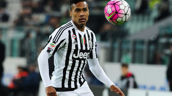 Mercato - Le PSG serait bien parmi les concurrents pour recruter Alex Sandro, selon Tuttosport