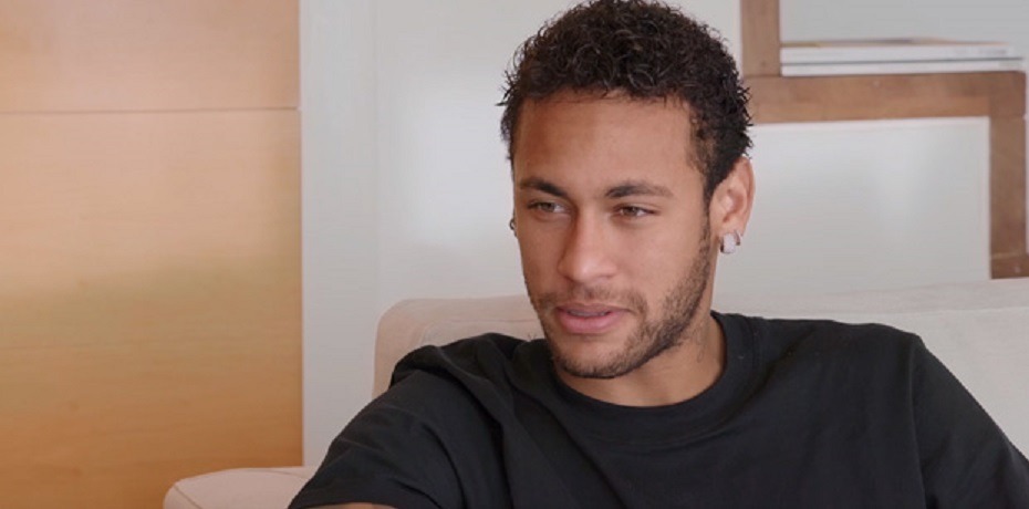 La mère de Neymar prend sa défense Les gens connaissent le nom, mais la personne, peu la connaissent