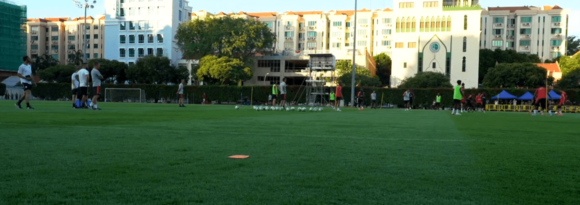 La vidéo Dugout du premier entraînement du PSG à Singapour