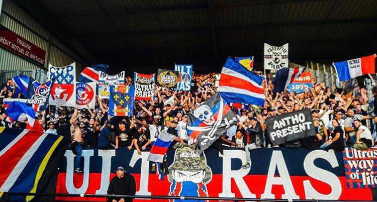 NîmesPSG - Le Stade des Costières au complet, avec plus de 900 supporters parisiens dans le parcage